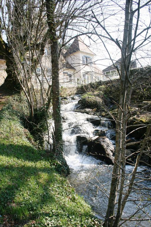 Au Moulin De La Gorce Bed & Breakfast La Roche-l'Abeille Bagian luar foto