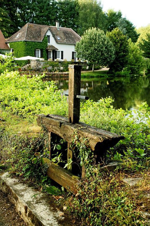 Au Moulin De La Gorce Bed & Breakfast La Roche-l'Abeille Bagian luar foto